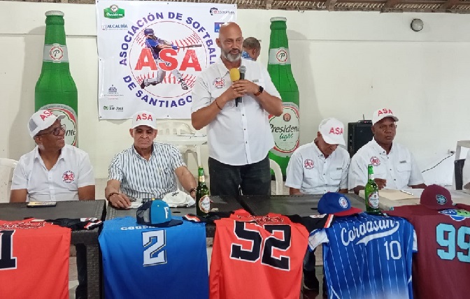 Softbol empresarial de Santiago abre su versión 38 el sábado
