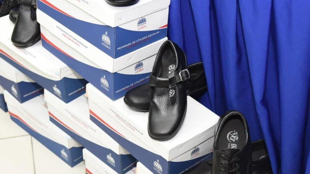 ¿Quién hace los zapatos escolares de RD? Hasta el 80 % es fabricado en el país, dice Inabie