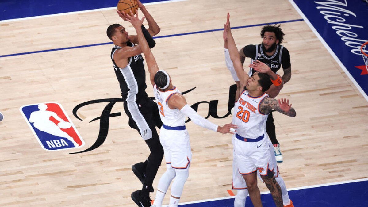 Wembanyama y los Spurs se resisten y triunfan en el Madison ante los Knicks