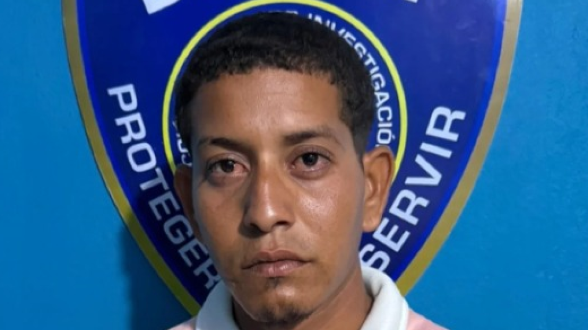 Se entrega “Bertico”, acusado de matar a su pareja en Higüey